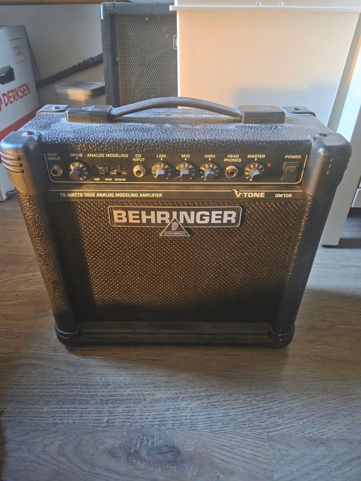 Behringer gitaar versterker 25w, Ophalen, Minder dan 50 watt