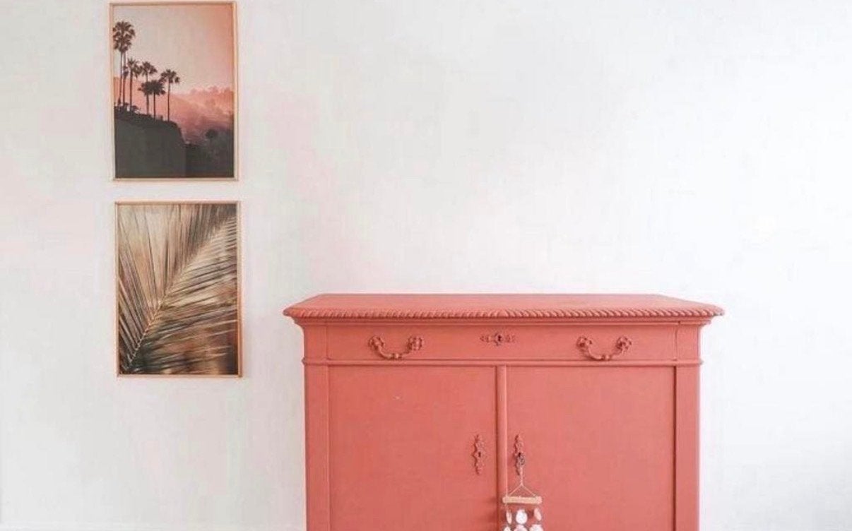 Vintage dressoir in terracotta kleur, Antiek en Kunst, Ophalen