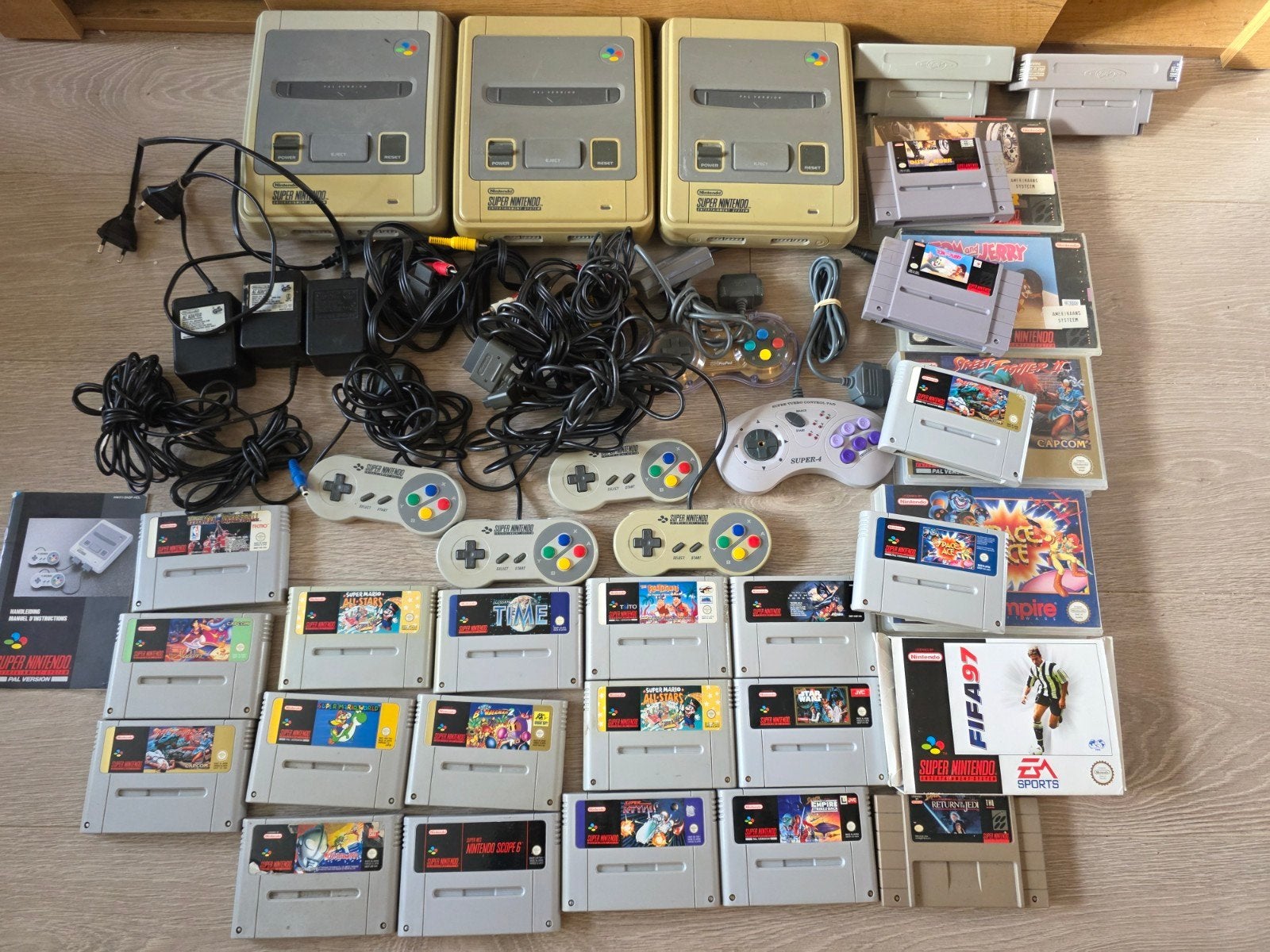 Super Nintendo SNES lot – 3 consoles, 21 games etc, Ophalen of Verzenden, Met 2 controllers