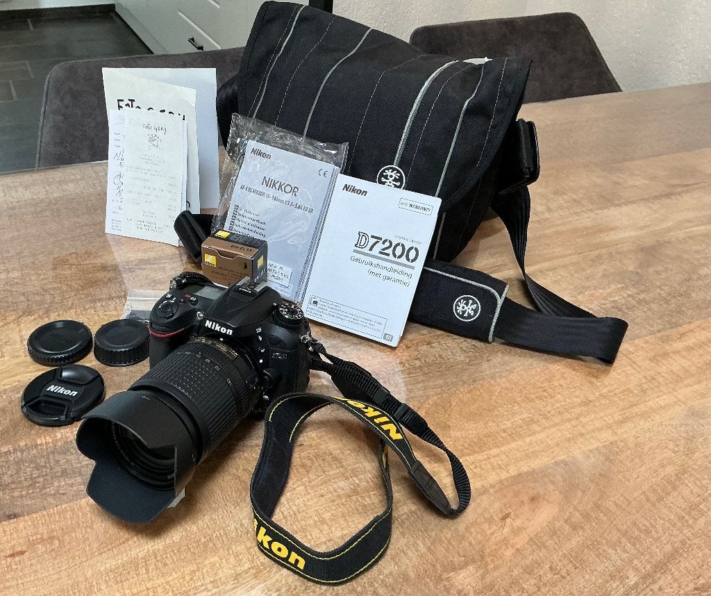 Nikon D7200 met AF-S DX Nikkor 18-140mm lens en accessoires, Audio, Tv en Foto, Ophalen, Spiegelreflex, Zo goed als nieuw, Accu