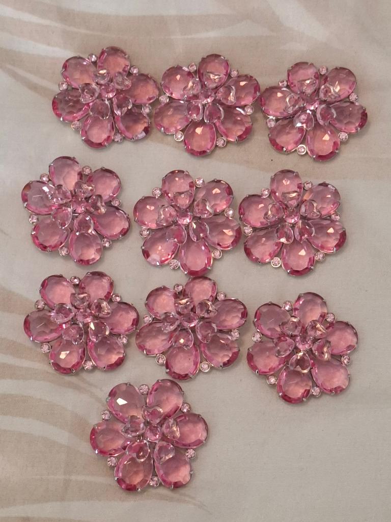 Kleine PARTIJ roze broches 3,50 euro, Ophalen of Verzenden, Zo goed als nieuw, Overige kleuren, Overige materialen