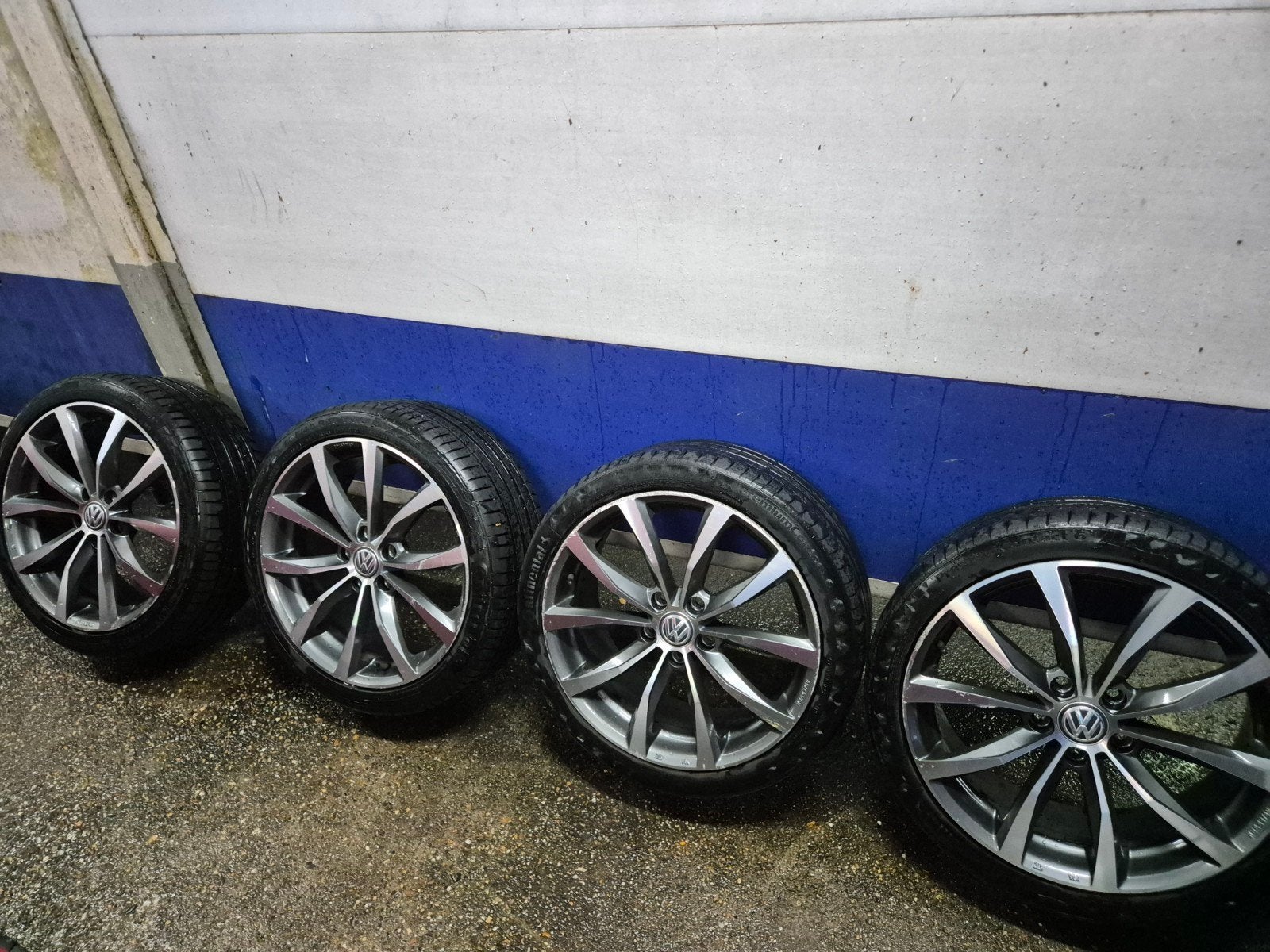 Volkswagen velgen 18 inch met Continental Premiumcontact 6, Auto-onderdelen, Banden en Velgen, Ophalen, 18 inch, Zomerbanden, 225 mm