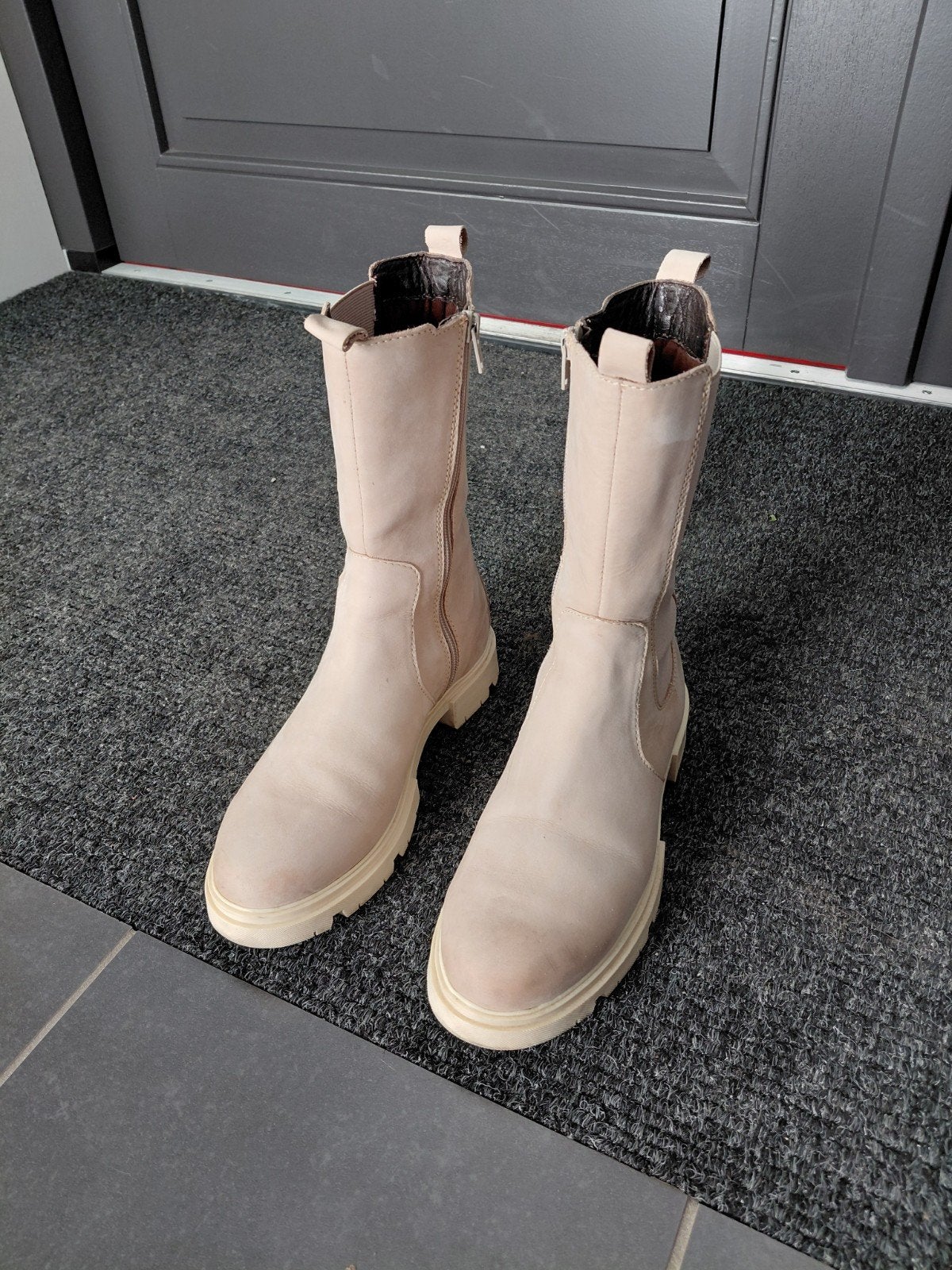 Harper laarzen maat 38 - Zo goed als nieuw, Kleding | Dames, Harper, Beige, Lage of Enkellaarzen, Ophalen of Verzenden