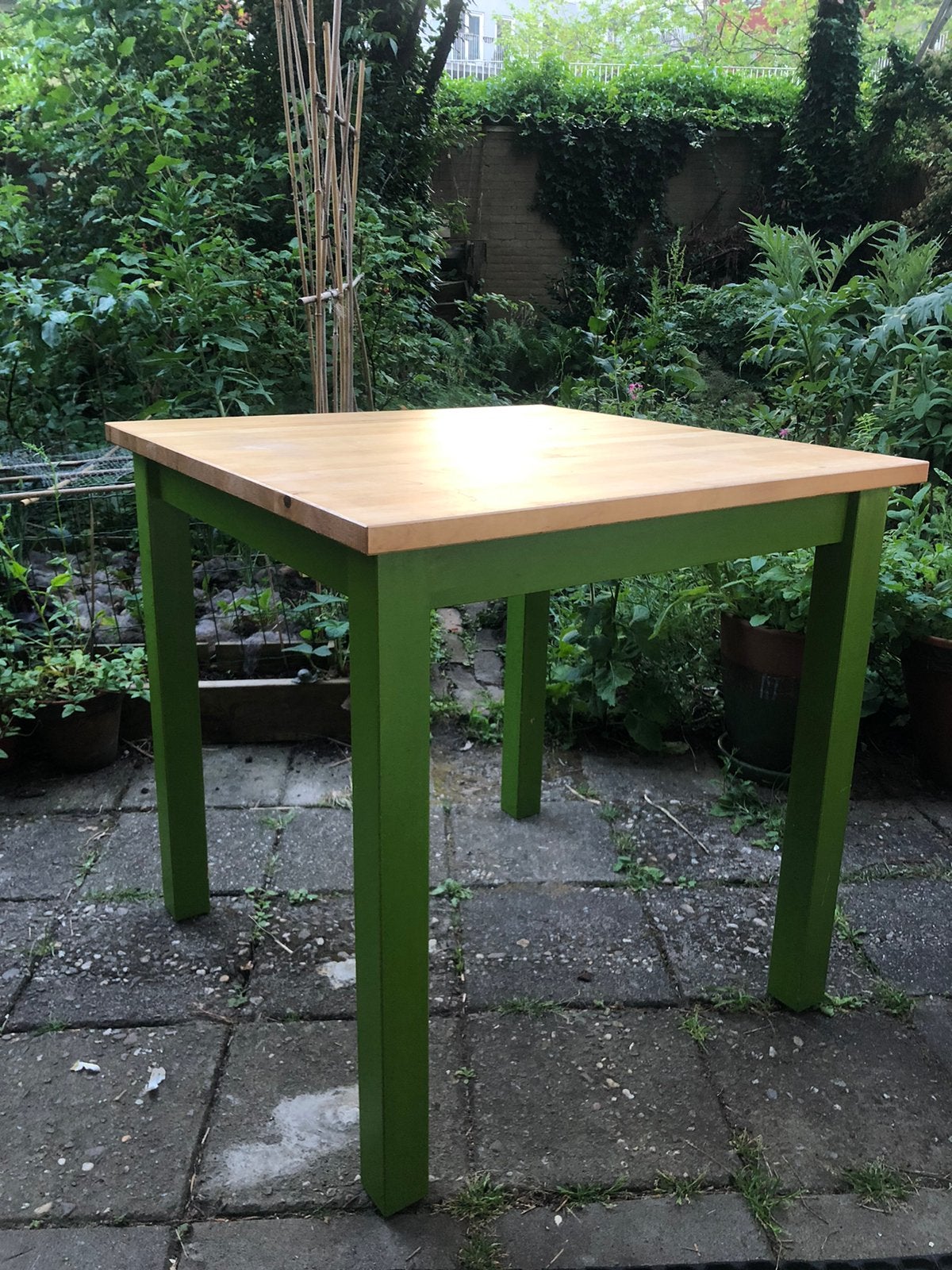Klein IKEA bureau, Huis en Inrichting, Bureaus, Ophalen, Zo goed als nieuw