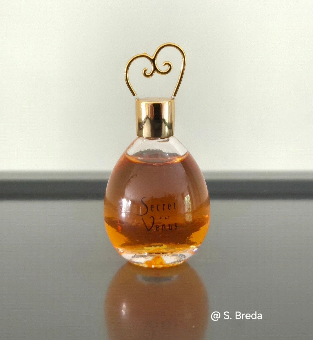 Weil - Secret de Venus - Eau de Parfum Miniatuur, Ophalen of Verzenden, Zo goed als nieuw, Miniatuur, Gevuld