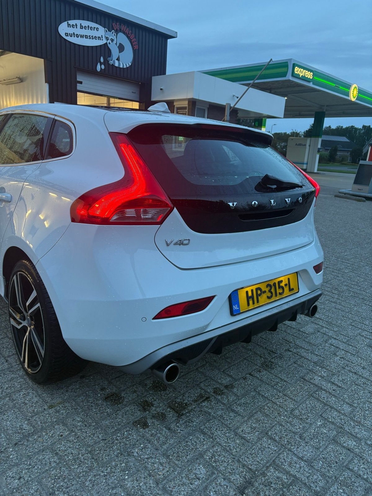 Volvo V40 2.0 D2 120PK 2015 Wit, Voorwielaandrijving, 4 cilinders, 1969 cc, Wit