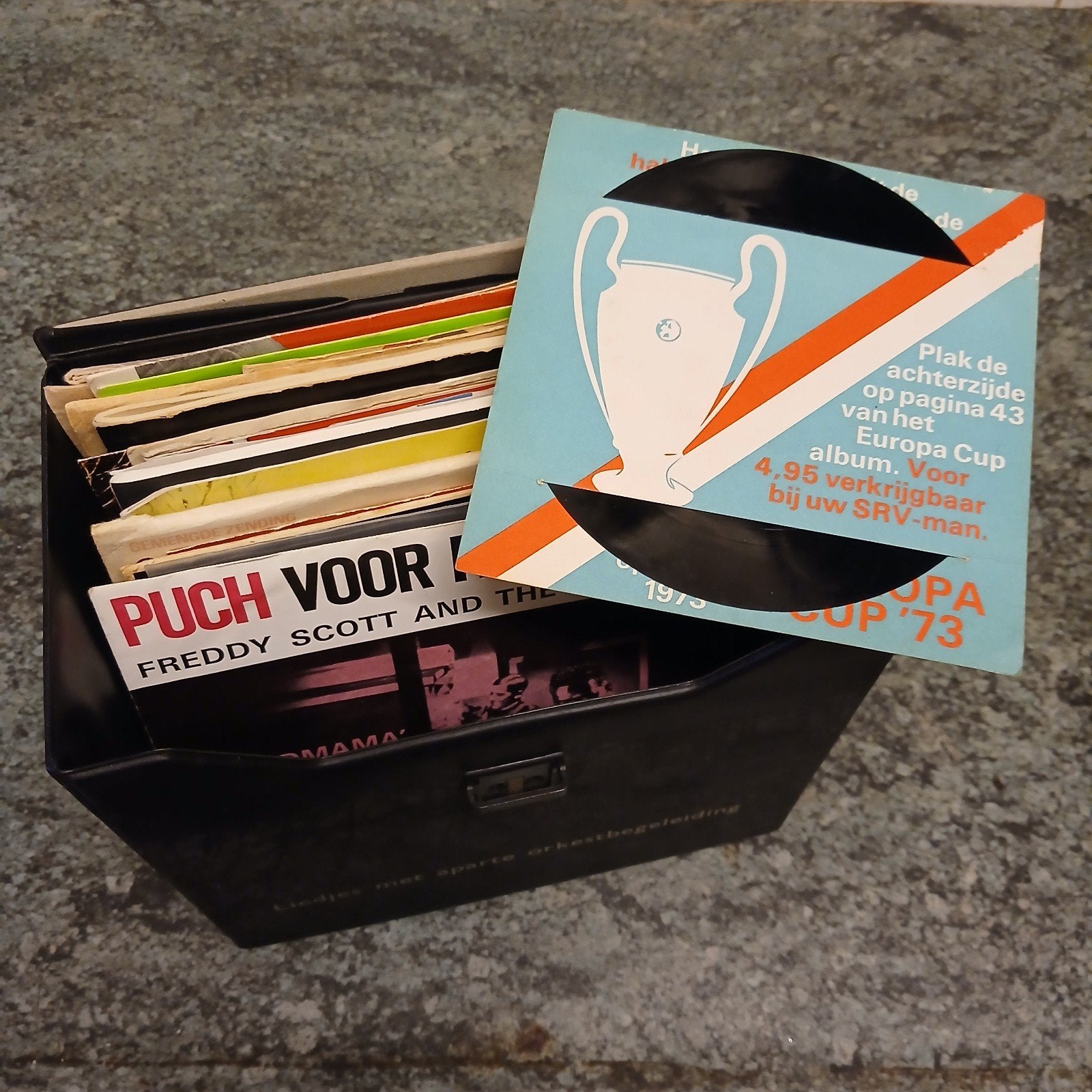 Koffertje vol reclame en flexibele singles, Cd's en Dvd's, Gebruikt, Verzenden, Overige genres, 7 inch