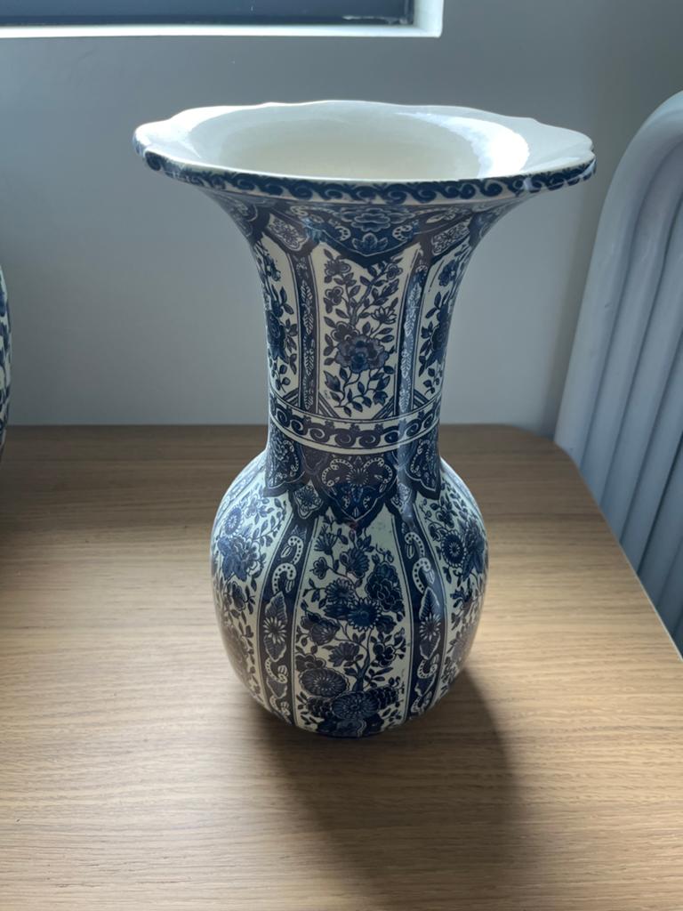 Delfts Blauwe Vaas Royal Sphinx Maastricht - 32 cm, Antiek en Kunst, Antiek | Vazen, Ophalen of Verzenden