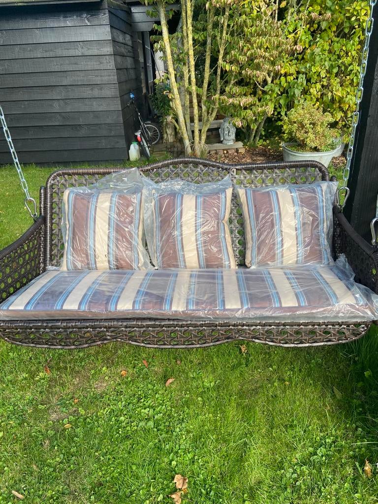 Wicker schommelbank met kussens - Zo goed als nieuw, Ophalen, Zo goed als nieuw, Wicker, Schommelbank
