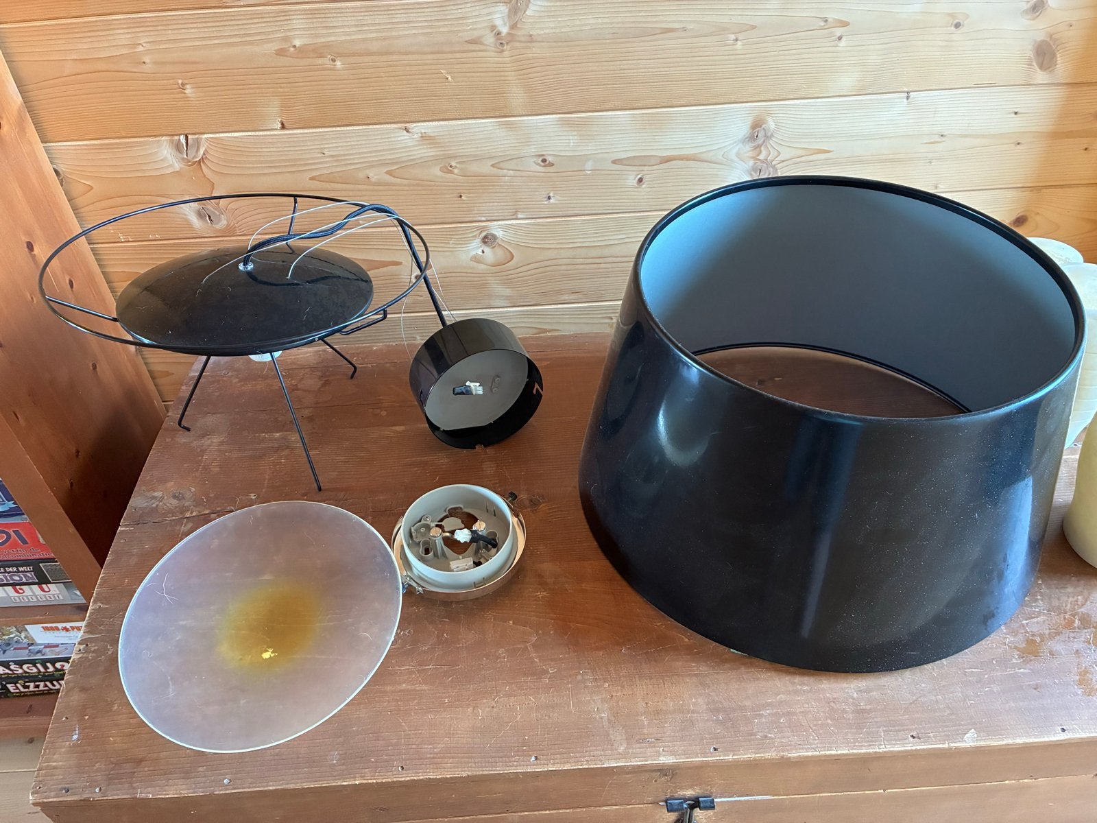 Vintage hanglamp - Zwart met glazen diffuser, Ophalen of Verzenden, Gebruikt, Metaal, E27 (groot)