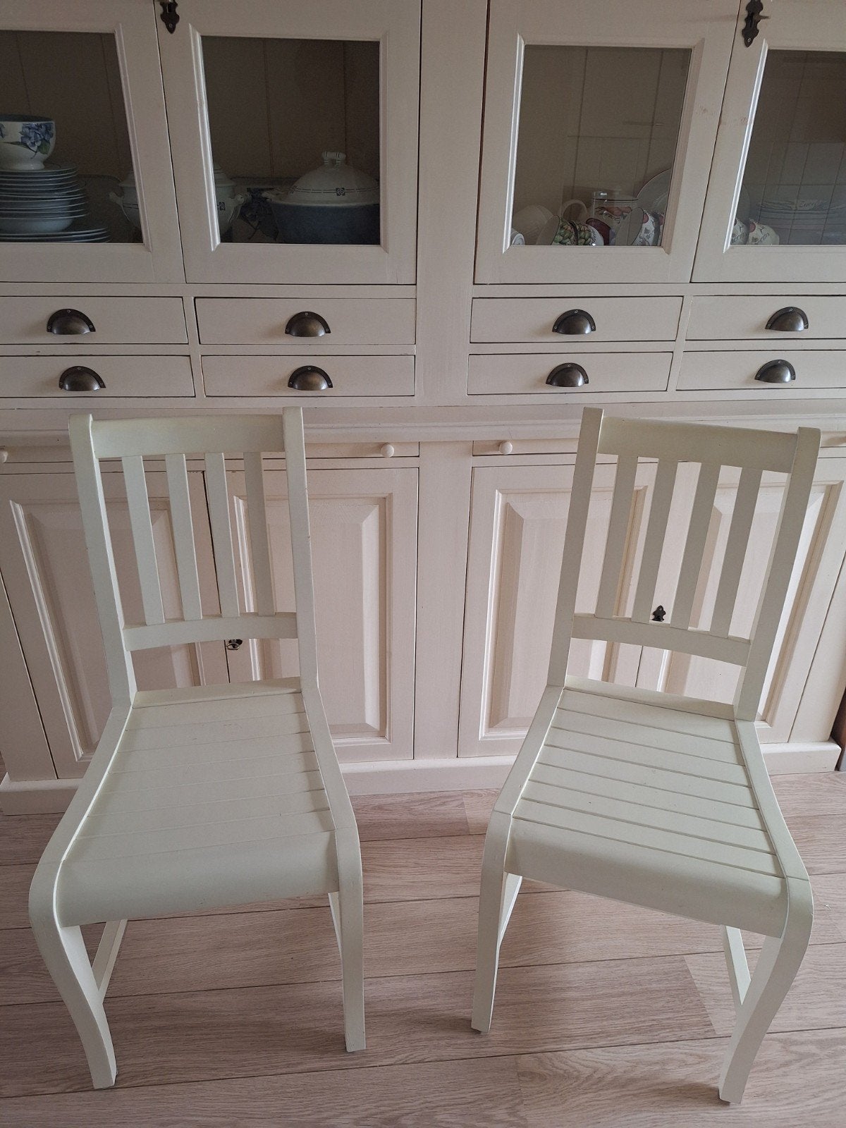 Gratis ophalen 2 witte stoelen, Ophalen, Gebruikt, Twee, Wit