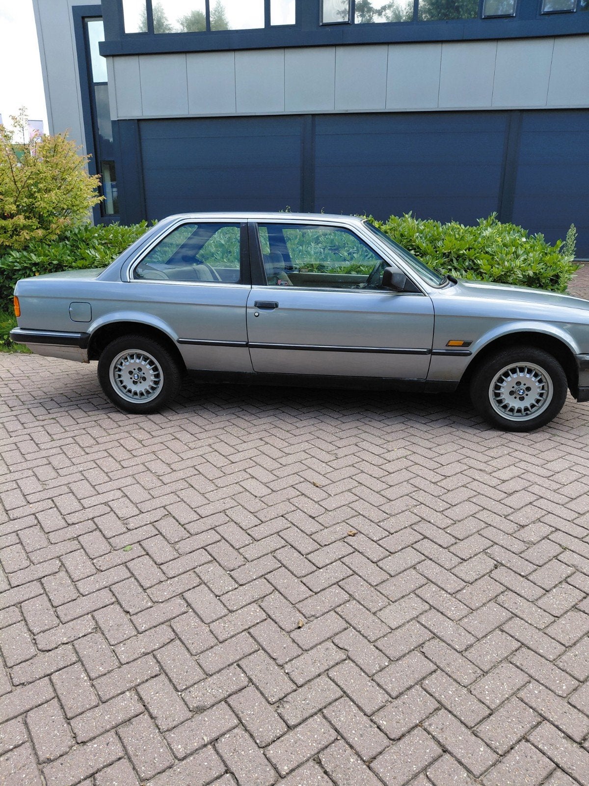 Bmw e30  320i. 6 cilinder  1985. Met werk, Auto's, Oldtimers, Particulier, Ophalen