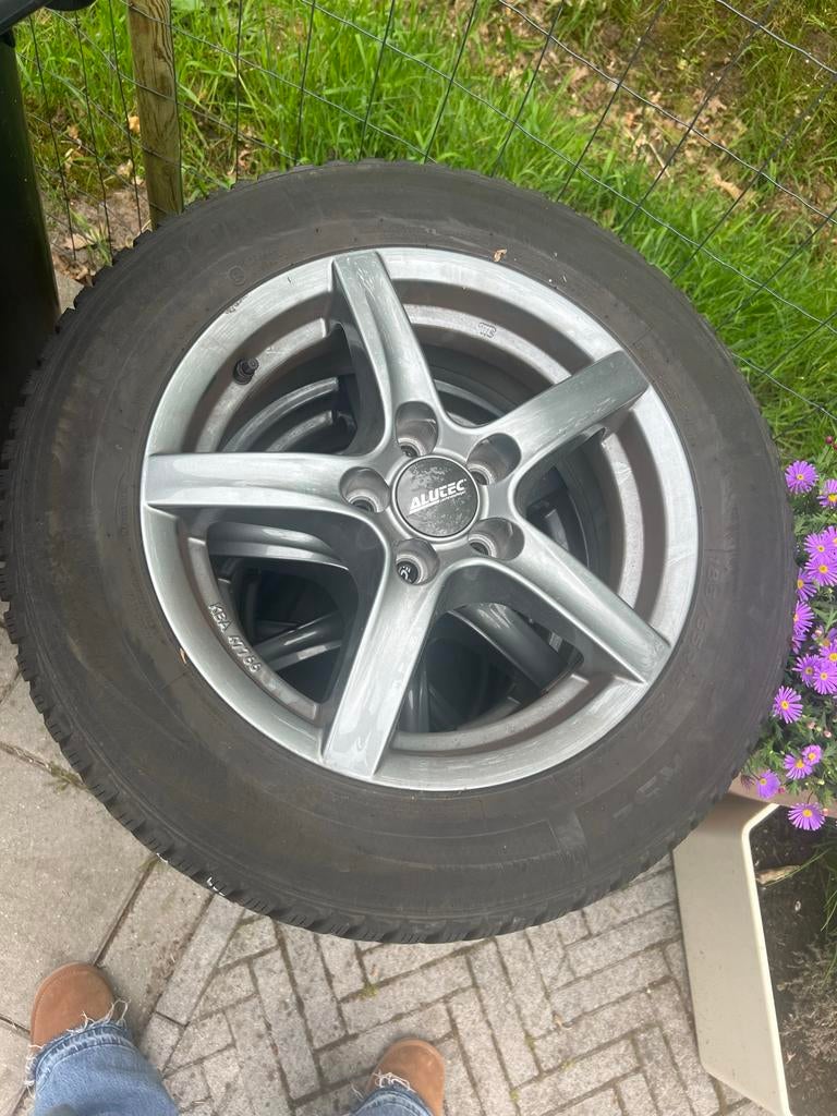 Winterbanden + Alutec velgen Toyota Yaris (2020-2026), Ophalen, Nieuw
