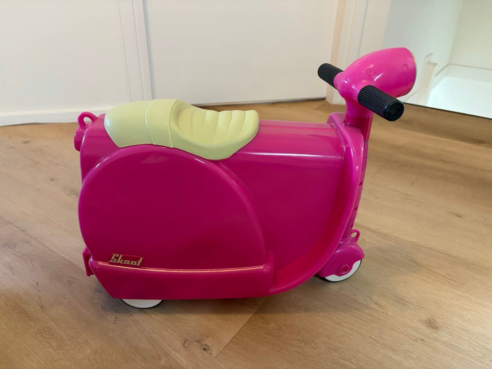 Skoot kinderkoffer/loopfiets - Roze en Blauw, Ophalen, Gebruikt