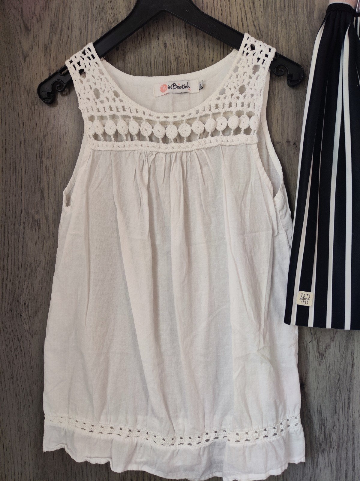 Nieuwe witte top van boetiek, maat 134, Meisje, Nieuw, Ophalen of Verzenden, Mini Boetiek