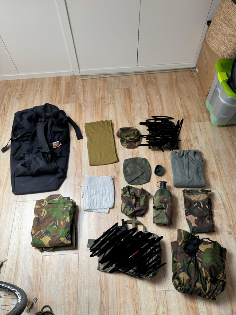 Militair uitrusting pakket, Verzamelen, Militaria | Algemeen, Ophalen of Verzenden, Landmacht
