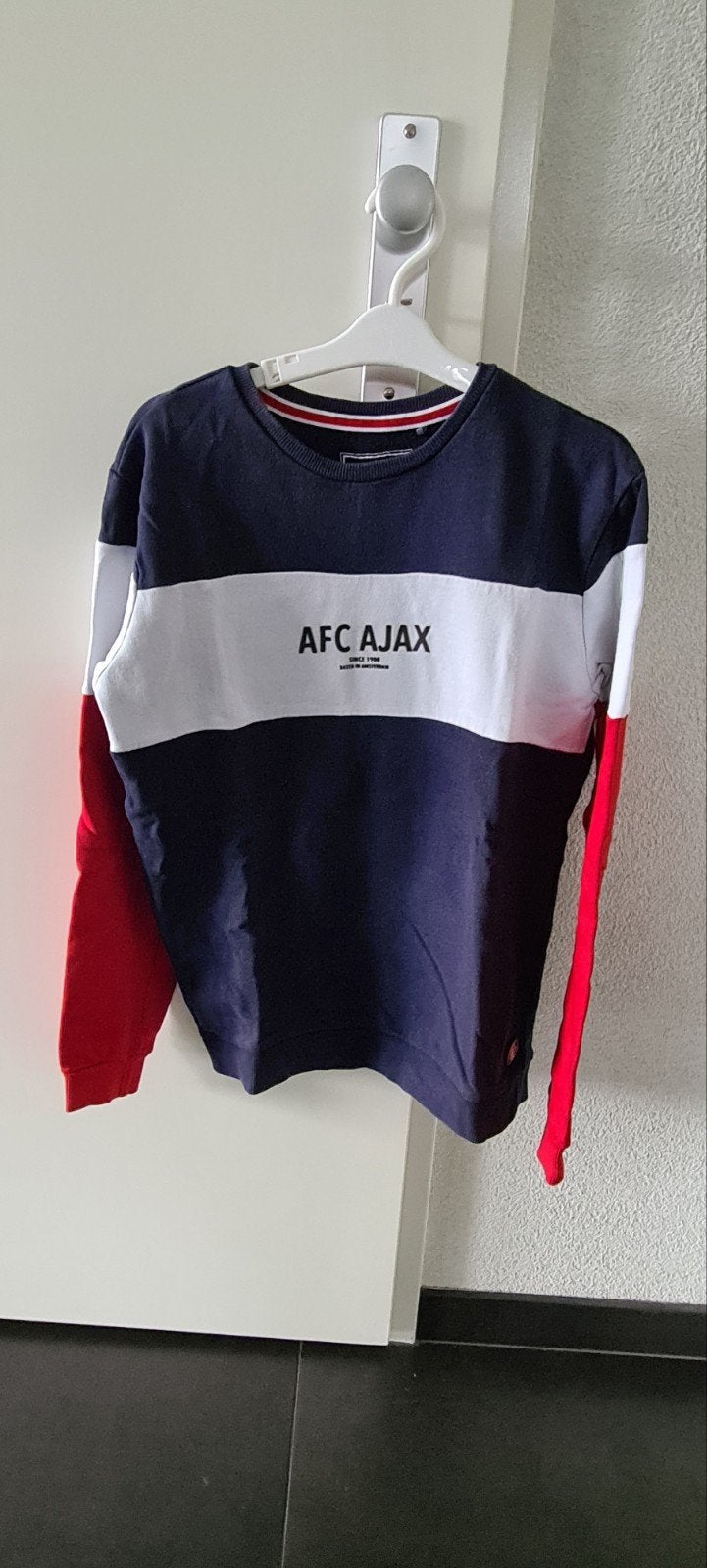 Trui Ajax, Kinderen en Baby's, Kinderkleding | Maat 152, Ophalen of Verzenden, Gebruikt, Jongen of Meisje, Trui of Vest