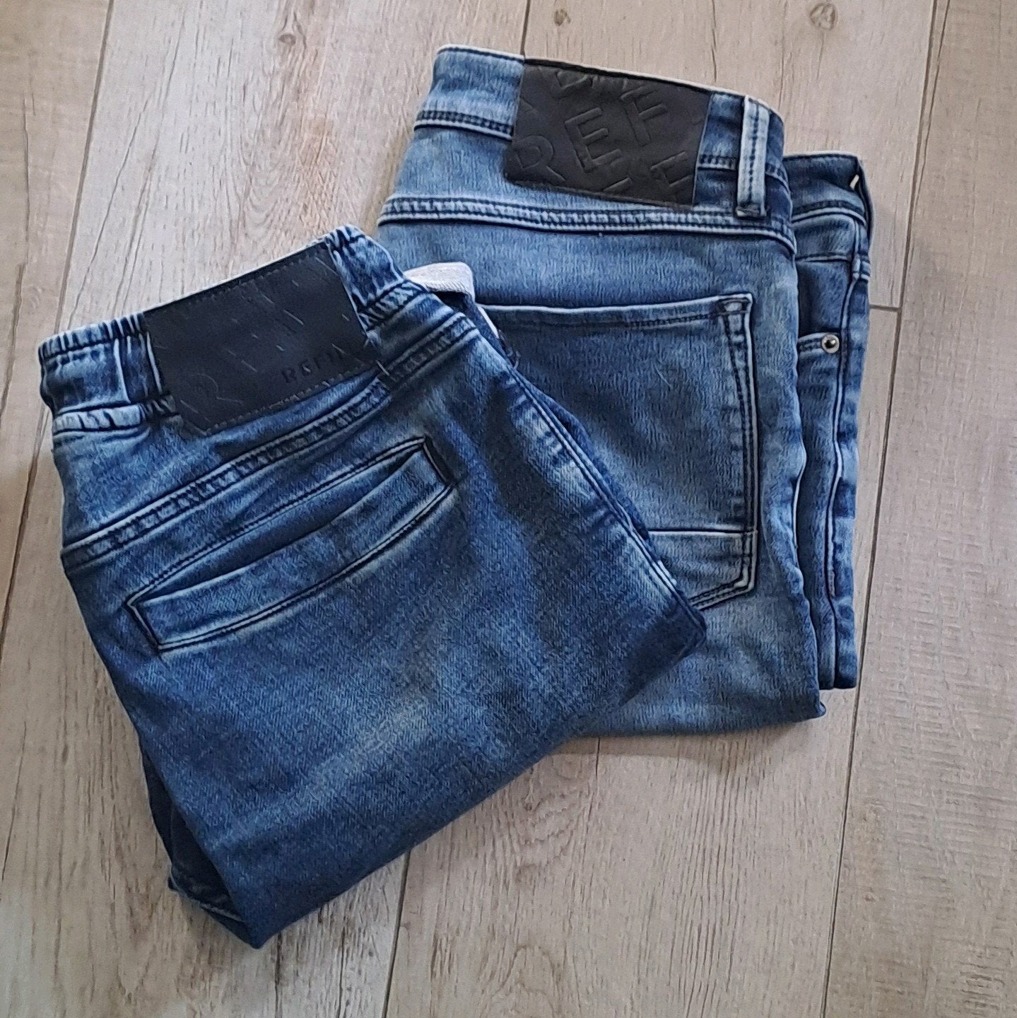 Twee Korte Spijkerbroeken/Merk Refill /Maat S, Blauw, Ophalen of Verzenden, Zo goed als nieuw, Refill