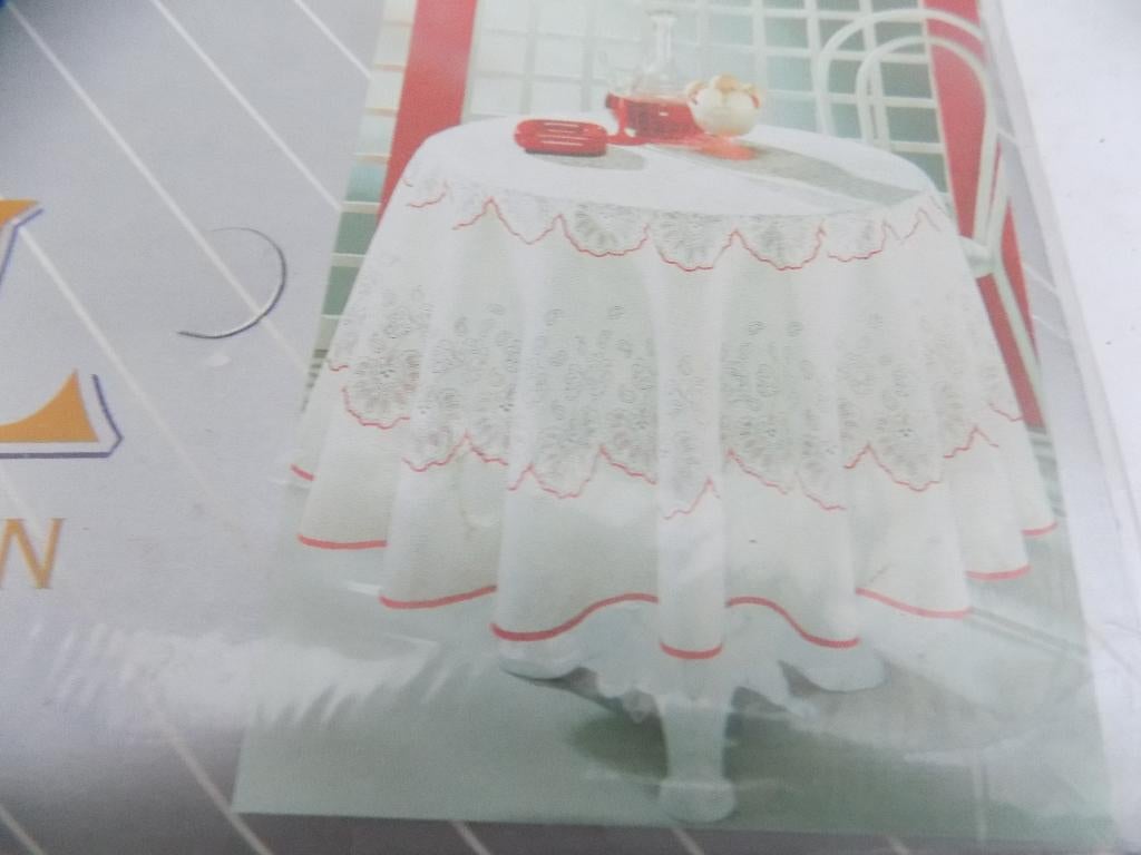 tafellaken rond 160 cm royal vintage nieuw in verpakking, Ophalen of Verzenden, Nieuw