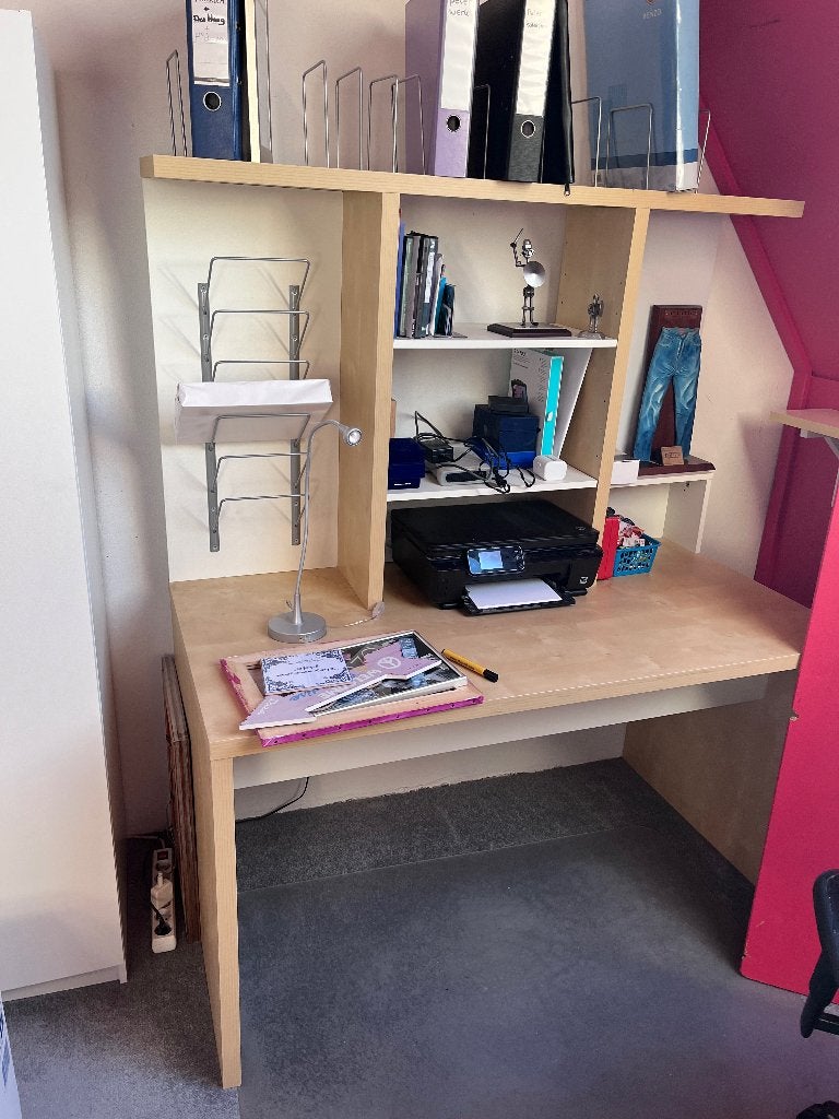 Mooi bureau met opbouw, Huis en Inrichting, Ophalen, Gebruikt, IKEA, 140 cm