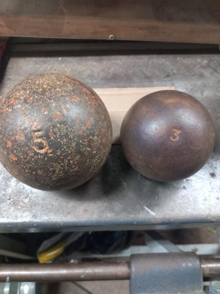 Kanon kogels 5 kg en 3 kg, Ophalen of Verzenden