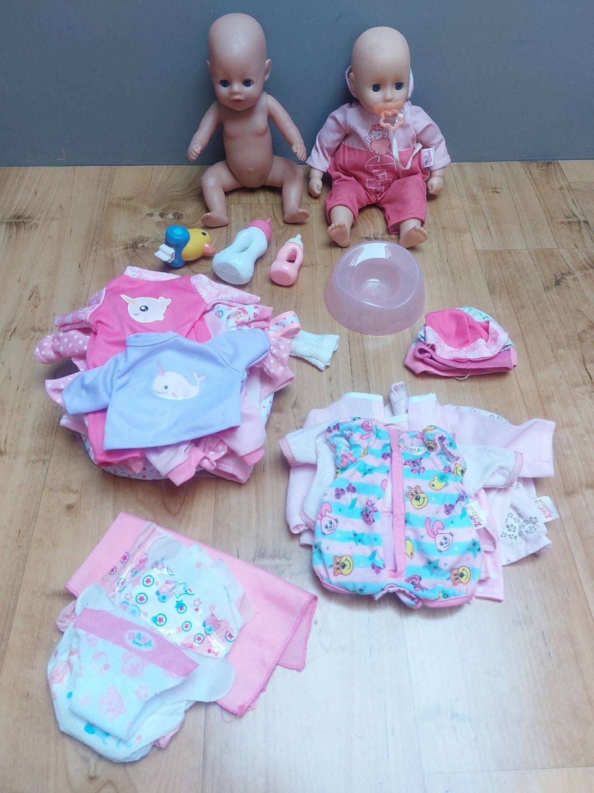 Baby Born (Zapf Creation) Set inclusief veel kleding, Ophalen of Verzenden, Zo goed als nieuw, Babypop
