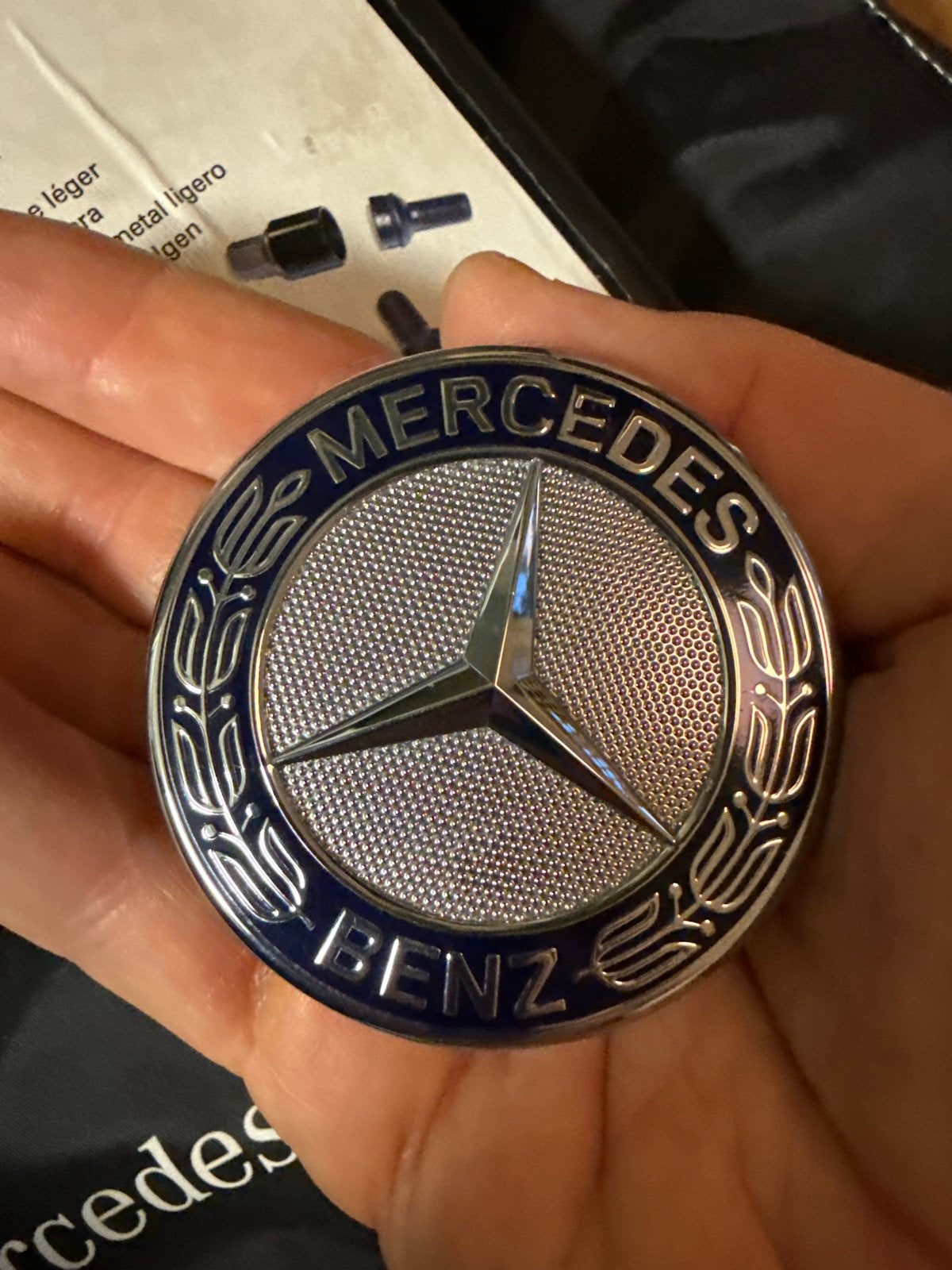 Mercedes-Benz W205 Motorkap Embleem Laurel Krans Origineel, Auto-onderdelen, Voor, Mercedes-Benz, Nieuw, Ophalen of Verzenden