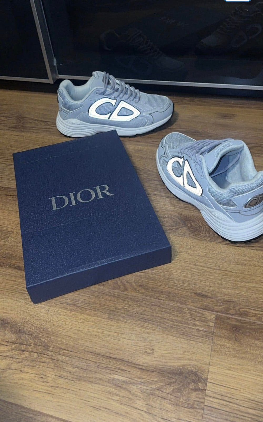 Dior b 30 wit grijs maat 43, Ophalen, Zo goed als nieuw, Schoenen