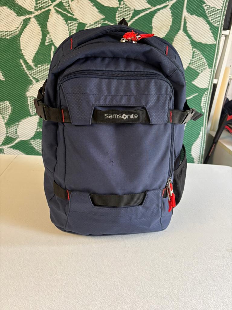 Samsonite rugtas night blue laptopvak, Gebruikt, 25 tot 40 cm, Ophalen of Verzenden, Waterdicht