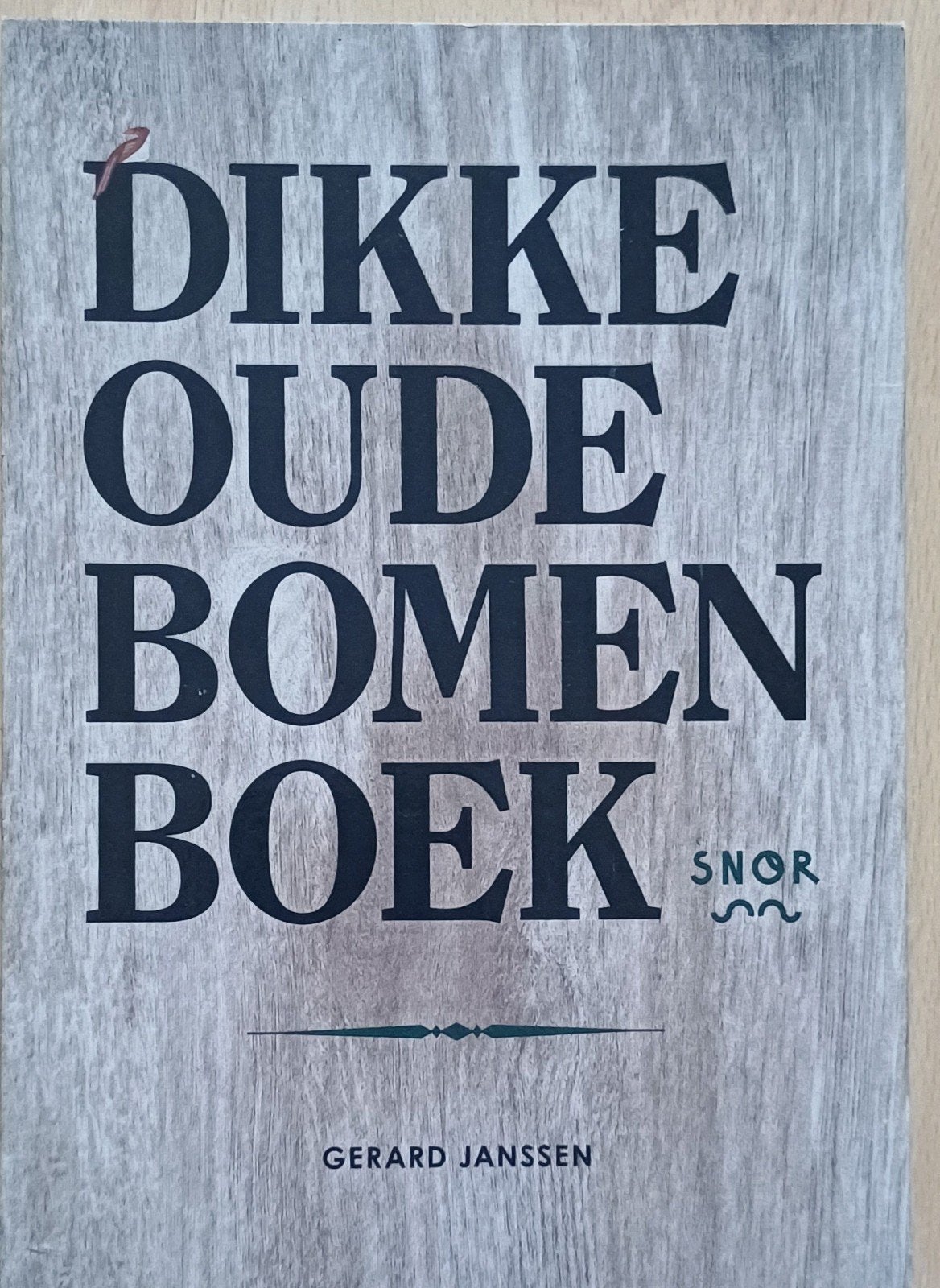 Dikke Oude Bomen Boek - Gerard Janssen, Ophalen of Verzenden, Zo goed als nieuw, Bloemen, Planten en Bomen, Gerard Janssen