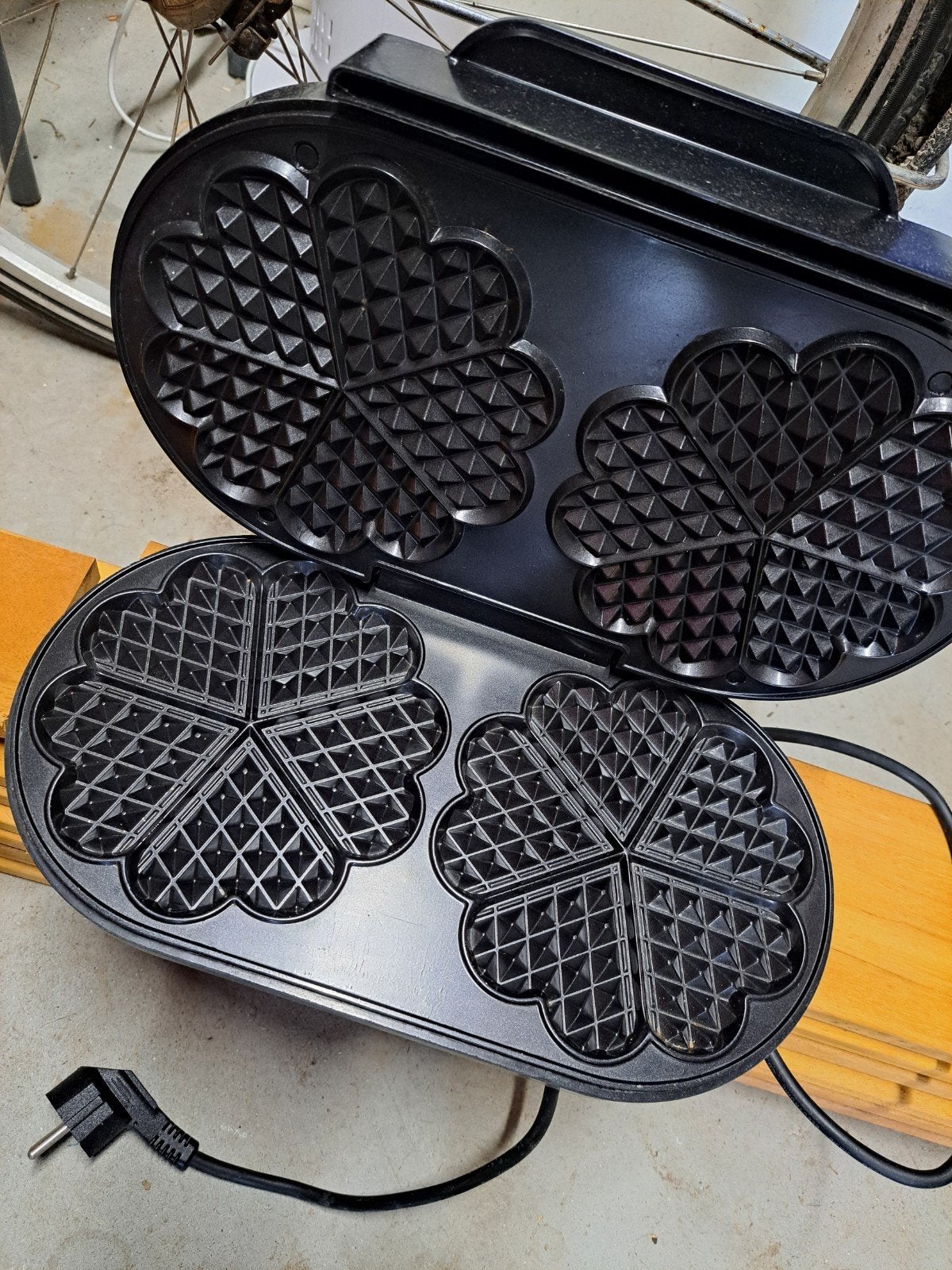 SilverCrest Wafelijzer - Hartvormige wafels, Ophalen of Verzenden, Gebruikt