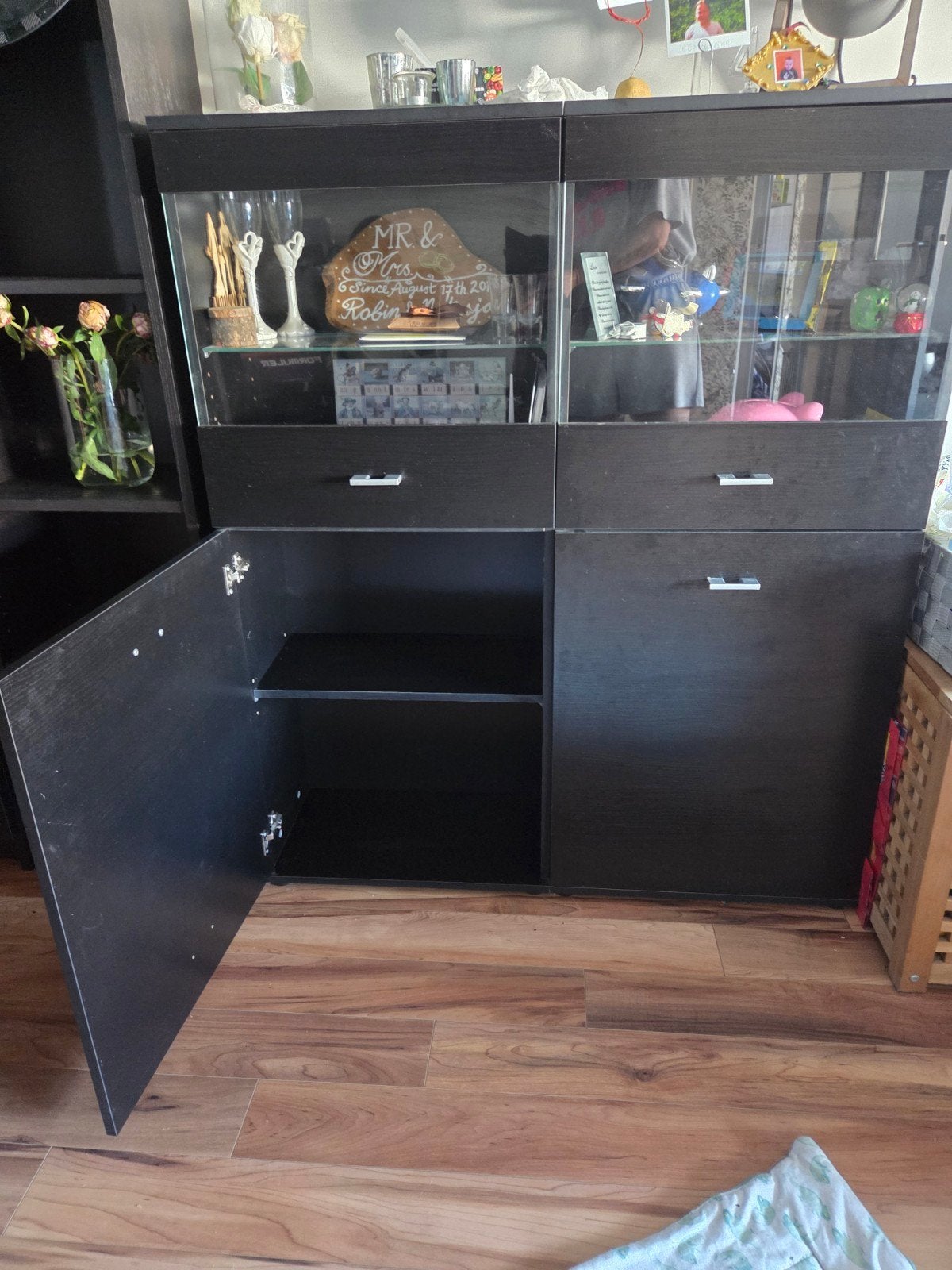 2 Vitrinekasten zwart met houtstructuur, 53x125cm, Ophalen, Glas, 100 tot 150 cm, 50 tot 100 cm