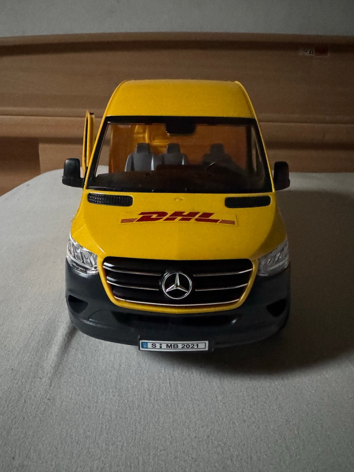 Bruder Mercedes Benz Sprinter DHL busje met chauffeur, Ophalen of Verzenden, Zo goed als nieuw