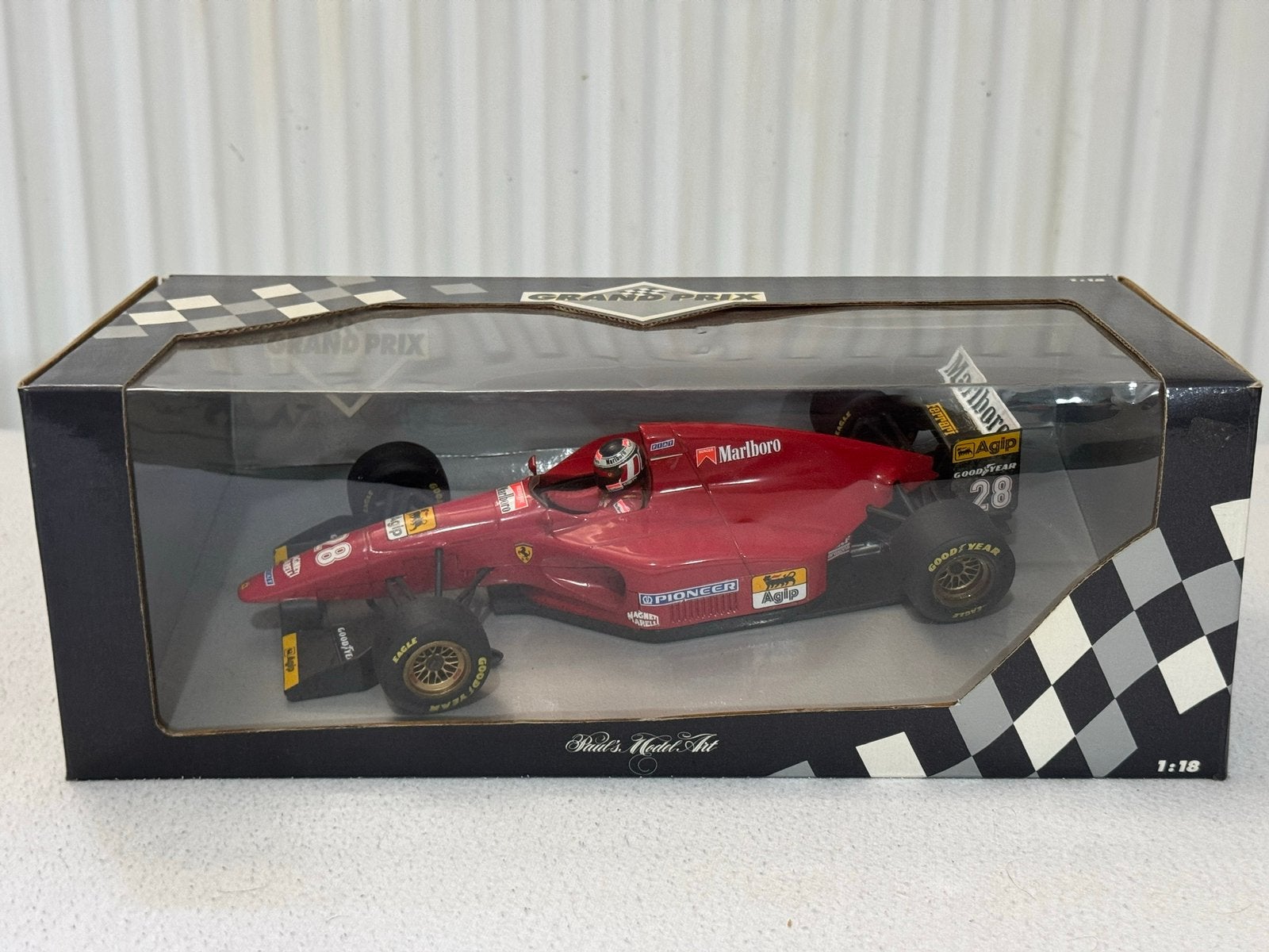 1:18 Ferrari 412 T1 MARLBORO Berger Minichamps, Ophalen of Verzenden, Zo goed als nieuw, Auto, MiniChamps
