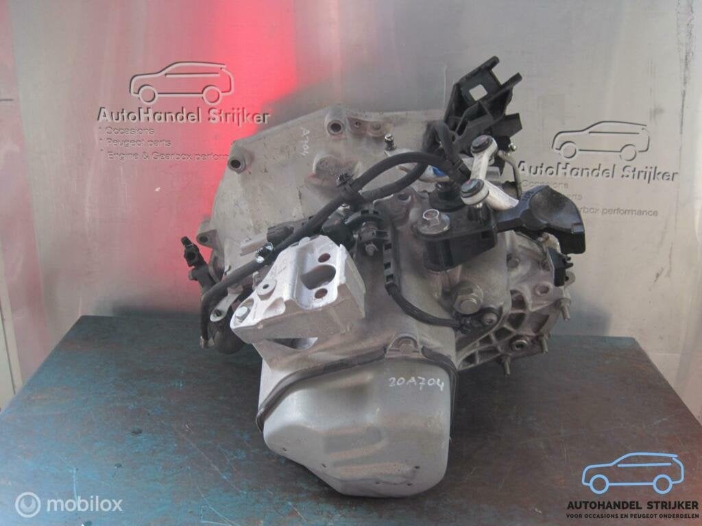 Gebruikte & revisie 5-versn.bak 20a704 Peugeot 208 c3('12->), Gebruikt, Ophalen of Verzenden, Peugeot