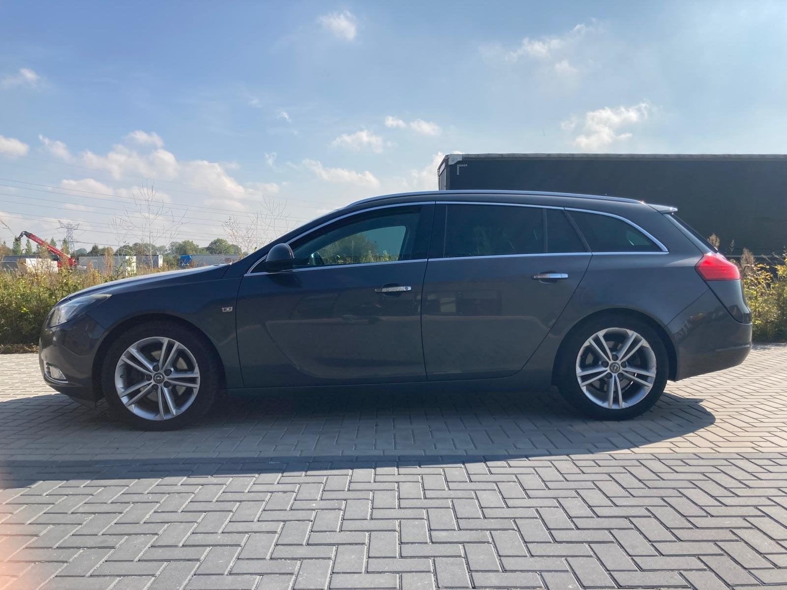 Opel Insignia 2.0 / koppeling defect, Auto's, Opel, Voorwielaandrijving, 1956 cc, Zwart, 4 cilinders