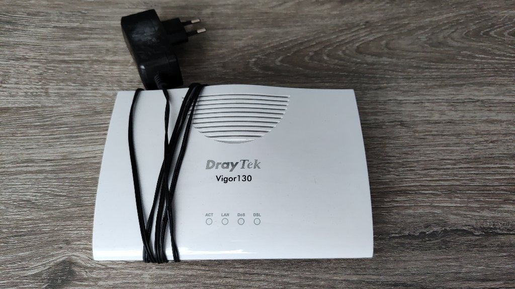 Diverse netwerkapparatuur (Cisco, Draytek, Mikrotik, TPlink), Ophalen of Verzenden, Zo goed als nieuw, Router, DrayTek