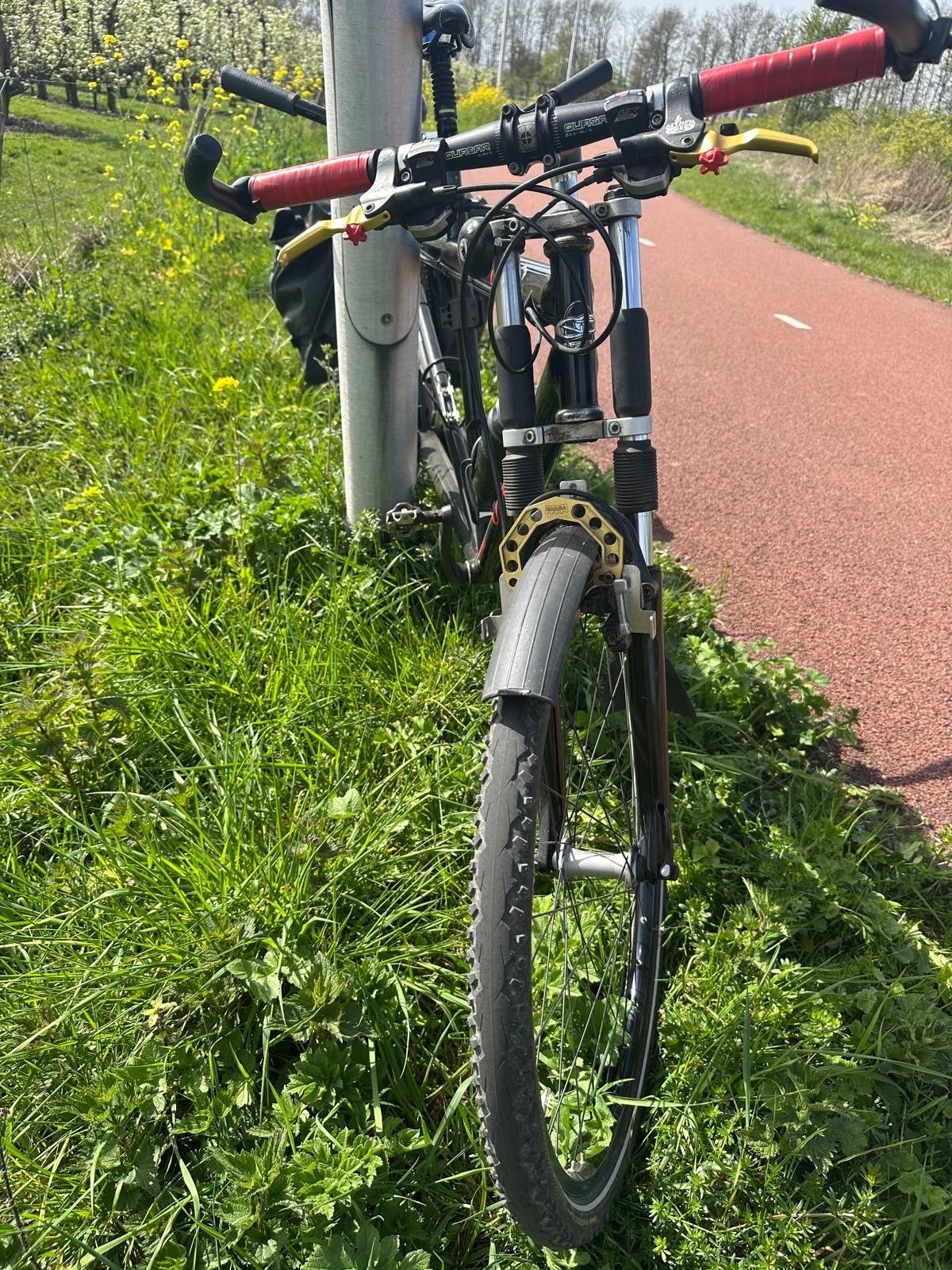 Robuuste tandem MTB voor meerdaagse tochten (170-190 cm), Fietsen en Brommers, Fietsen | Tandems, Ophalen, Gebruikt, Meer dan 20 versnellingen