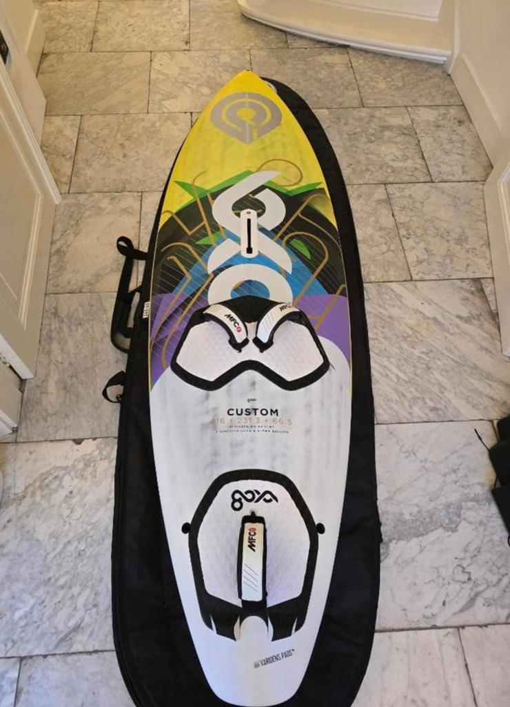 Goya quad 116 liter, Watersport en Boten, Windsurfen, Ophalen, Gebruikt, Minder dan 250 cm, Met vin(nen)