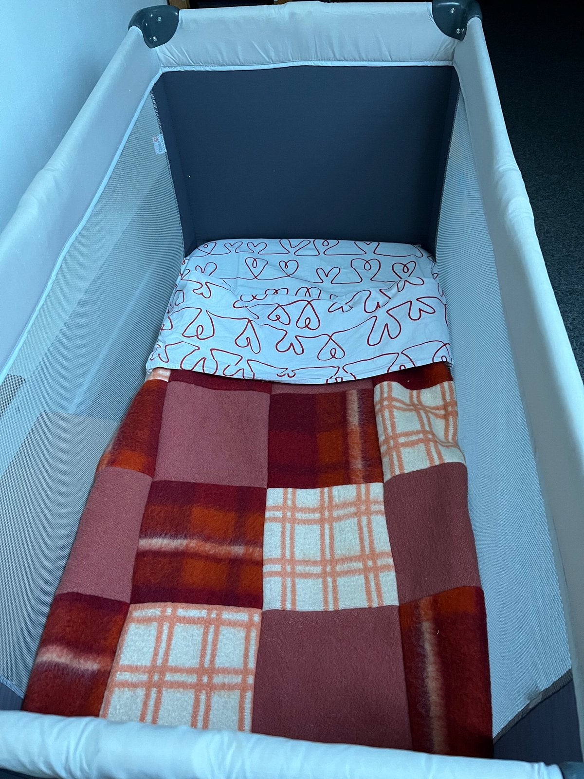 Qute Camping bedje, Kinderen en Baby's, Babywiegjes en Ledikanten, Ophalen, Zo goed als nieuw, Reisbedje