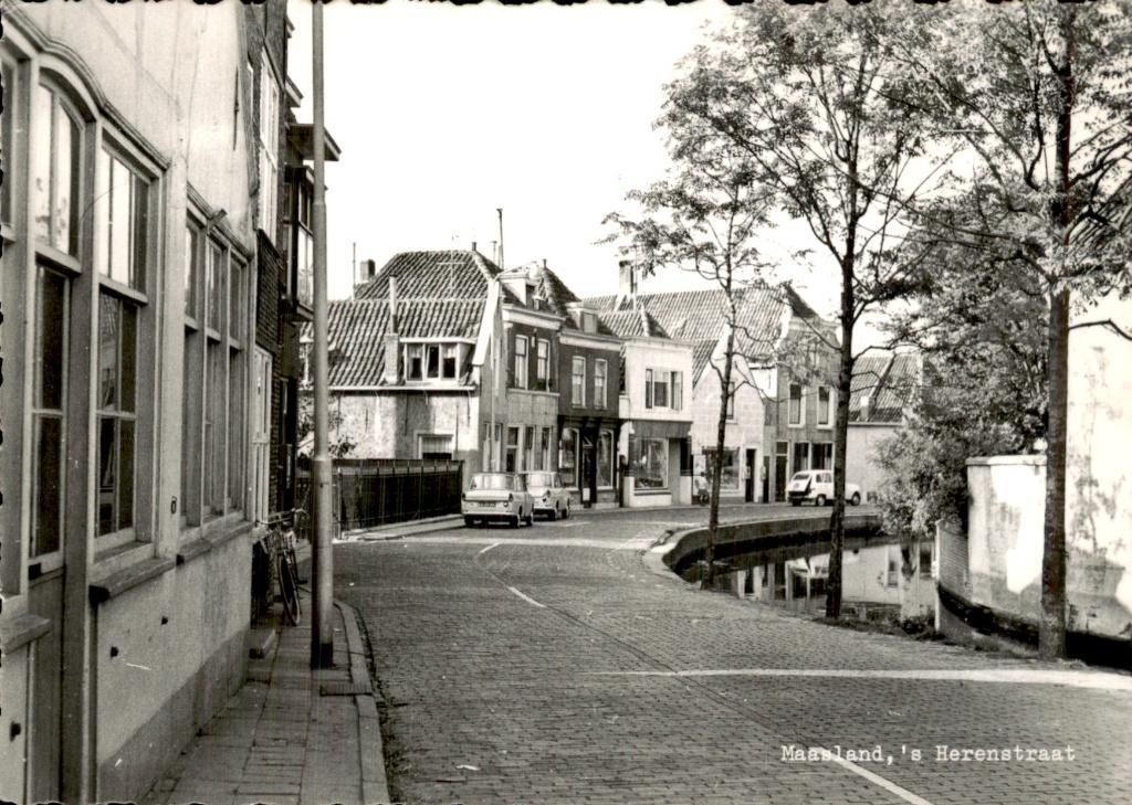 Maasland - s Herenstraat - straat met gracht, Ophalen of Verzenden, 1960 tot 1980, Gelopen, Zuid-Holland