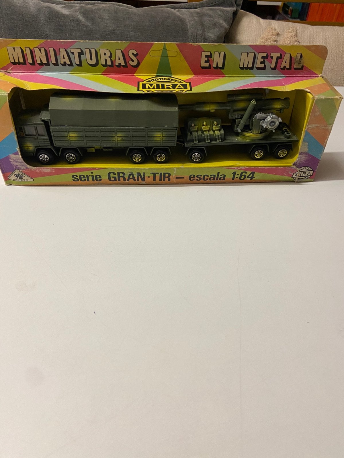 Militaire vrachtwagen met 88 mm kanon soort van dinky toys, Ophalen of Verzenden, Zo goed als nieuw, Dinky Toys