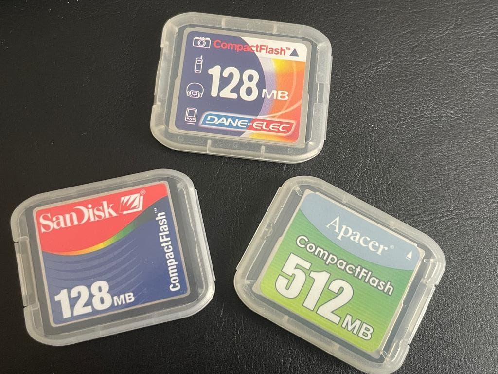 3x CF CompactFlash geheugenkaarten kaarten, Audio, Tv en Foto, Fotografie | Geheugenkaarten, Gebruikt, Sandisk, Ophalen of Verzenden