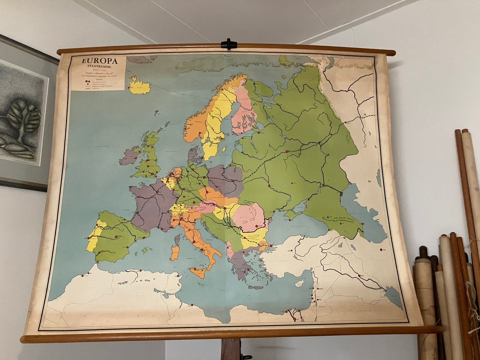 Schoolkaart Europa staatkundig, Antiek en Kunst, Antiek | Schoolplaten, Ophalen of Verzenden, Aardrijkskunde