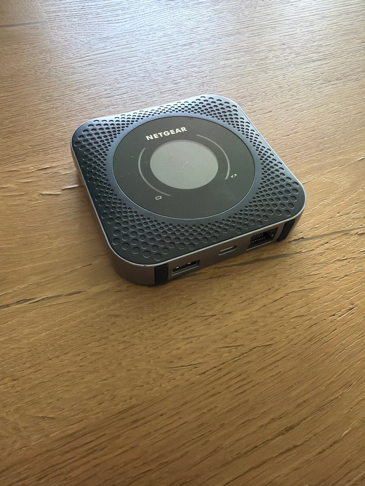 Netgear Nighthawk M1 MR1100 Mobiele Router 4G LTE, Computers en Software, Routers en Modems, Ophalen of Verzenden, Zo goed als nieuw
