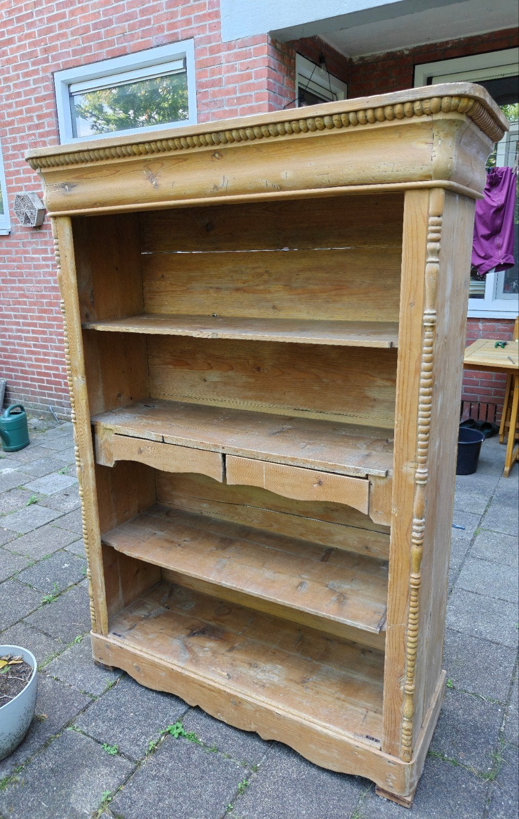 Antieke houten boekenkast met sierlijke details, Ophalen