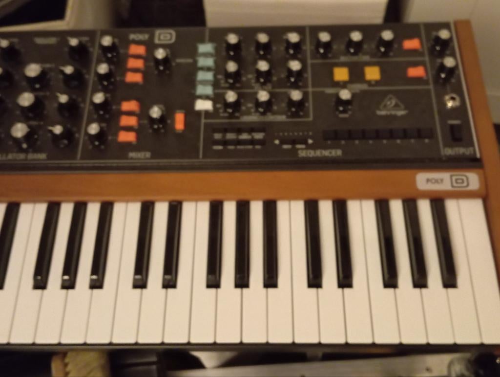 Behringer Poly D synthesizer, Ophalen of Verzenden