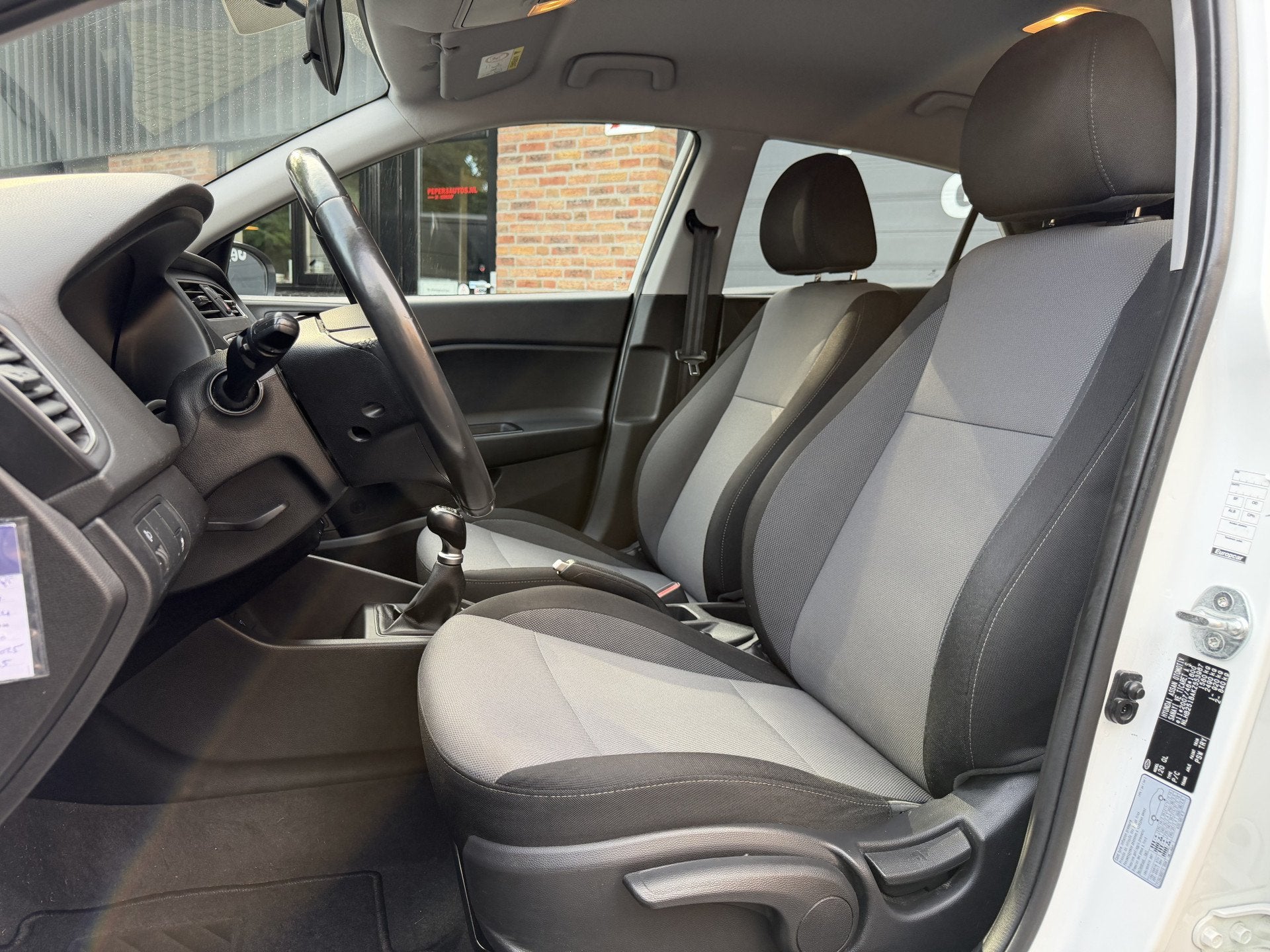 Hyundai i20 1.2 LP i-Drive Cool Airco Stoelverwarming 4 Cili, Euro 6, 4 cilinders, Wit, Bedrijf