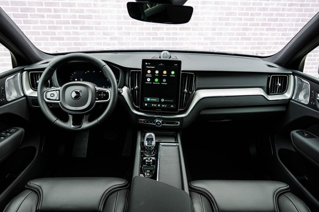 Volvo XC60 T8 Plug-in hybrid AWD Ultra Dark Executive Editio, Auto's, Volvo, Automaat, 12 maanden, Euro 6, 180 min