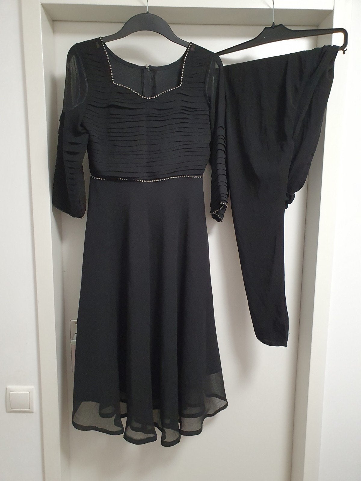Elegante zwarte jurk met strass details en broek maat, Zwart, Ophalen of Verzenden, Maat 36 (S), Onbekend